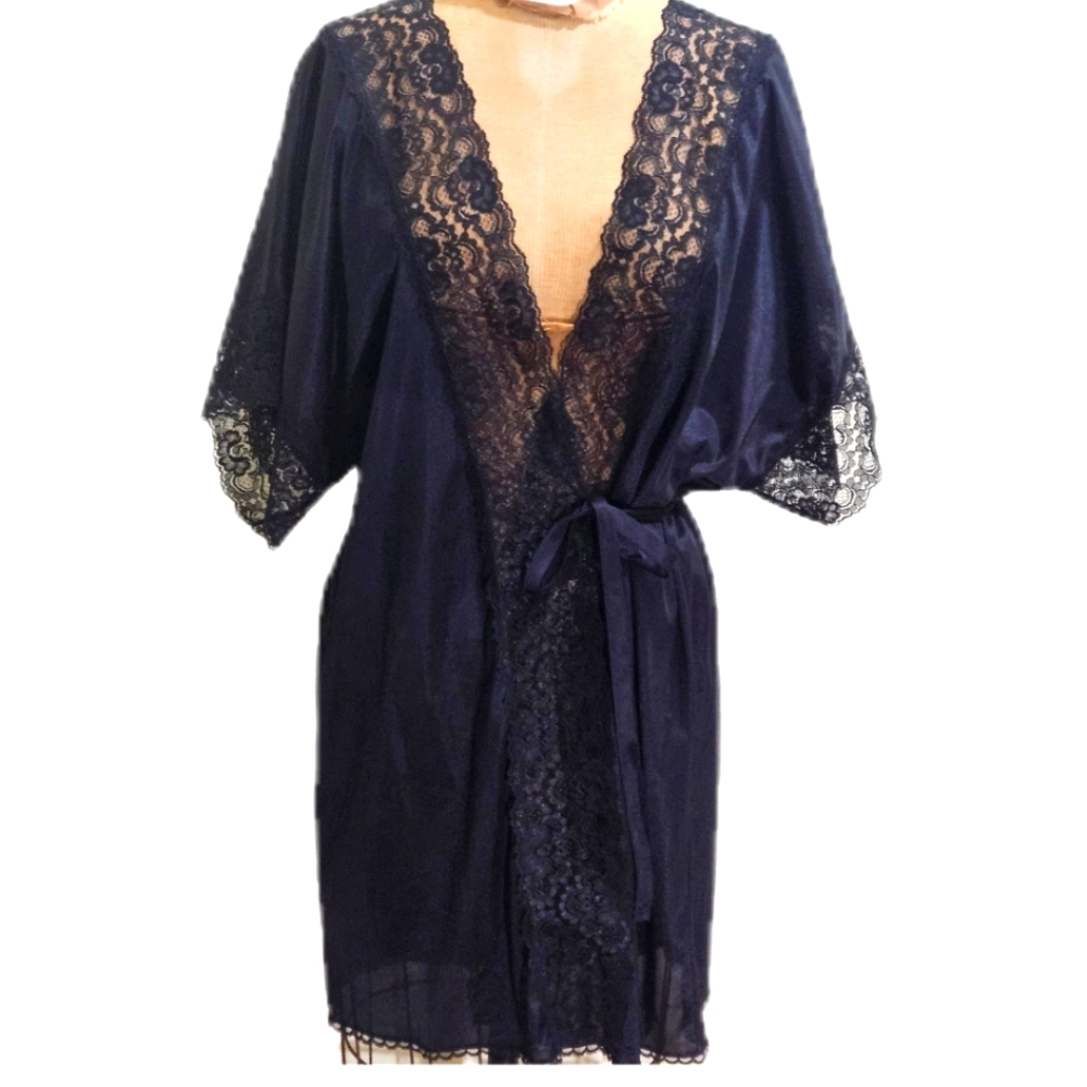 Vtg Short Black Lacy Robe